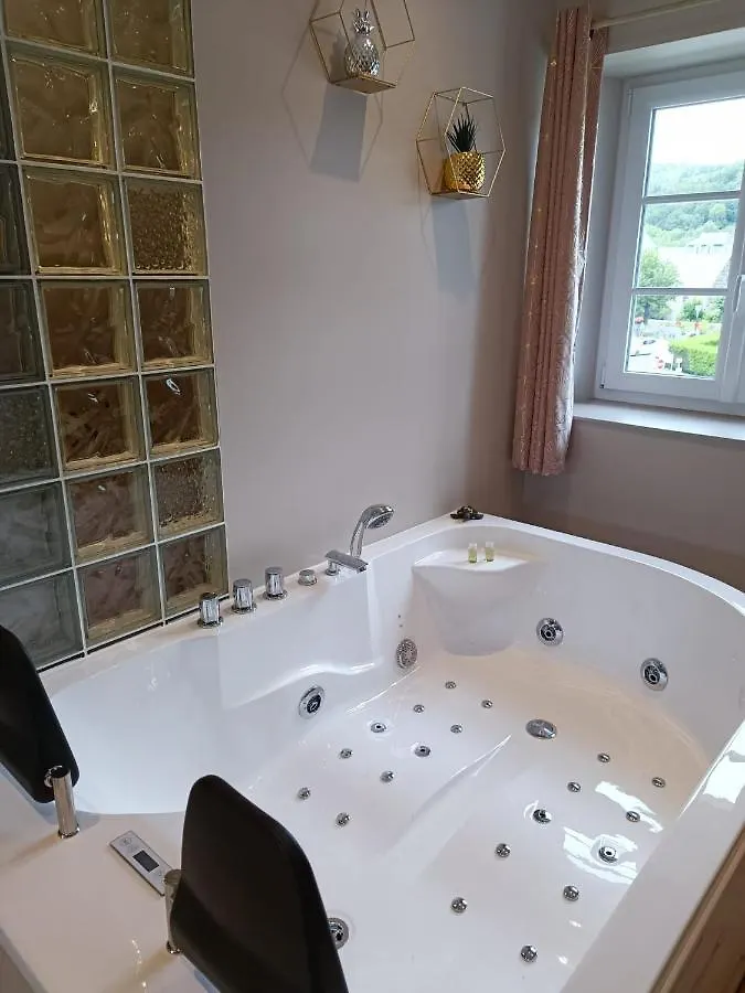 Suite La Marquise Murol 0*,
