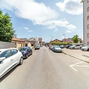 Le Pelisson 6 People Functional Gratte Ciel Villeurbanne